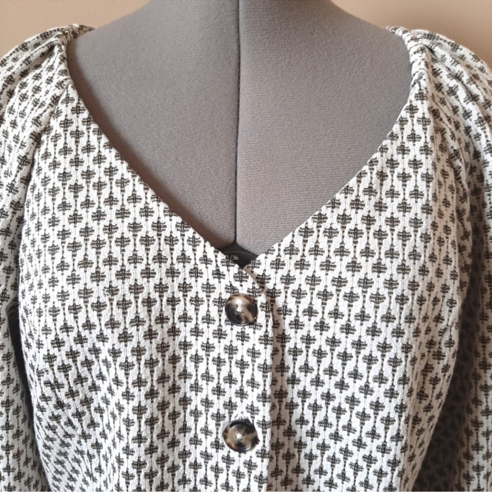 Sold - Picture 3 of 6